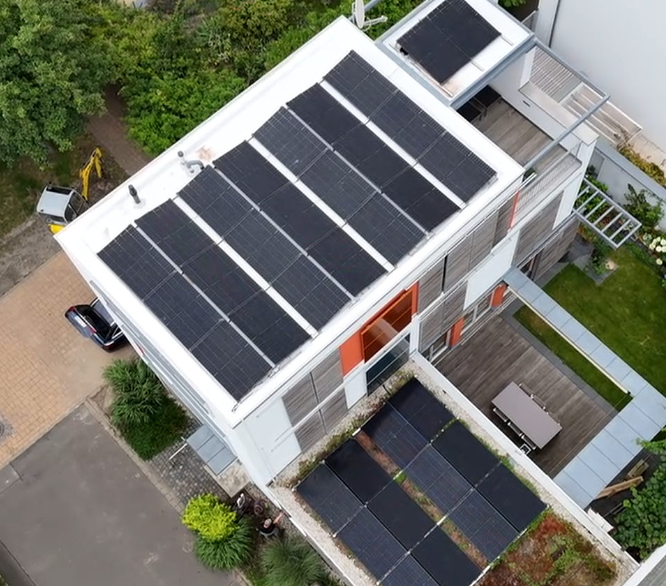 Eigenheim mit integrierter PV-Anlage